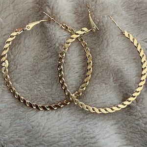 gold flat chain link hoops